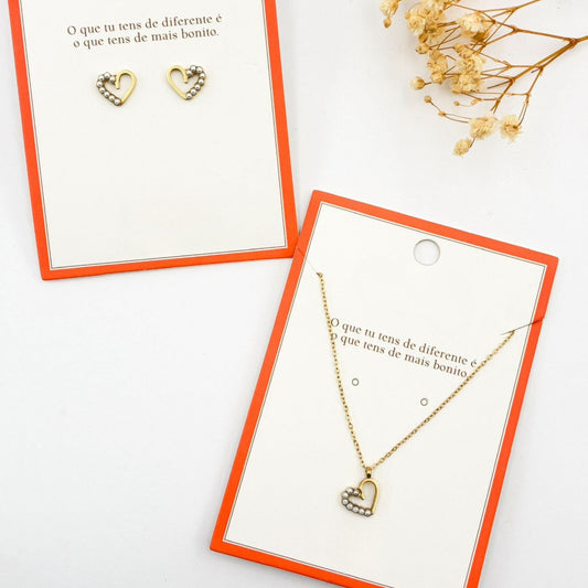 CONJUNTO MONICA | Colar e Brincos Coração com Pérolas em Aço Inoxidável