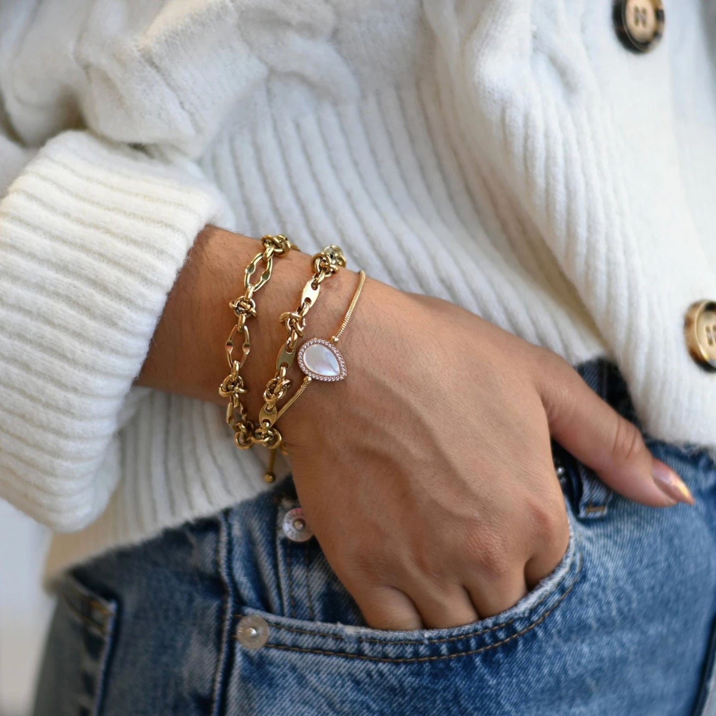 TEAR | Pulseira com Pendente em Lágrima de Zircônias em Aço Inoxidável