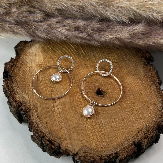 Aro con circonitas y perlas