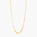 colar estilo chocker com corações trabalhados em aço inoxidável dourado