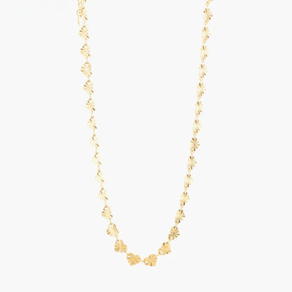 colar estilo chocker com corações trabalhados em aço inoxidável dourado