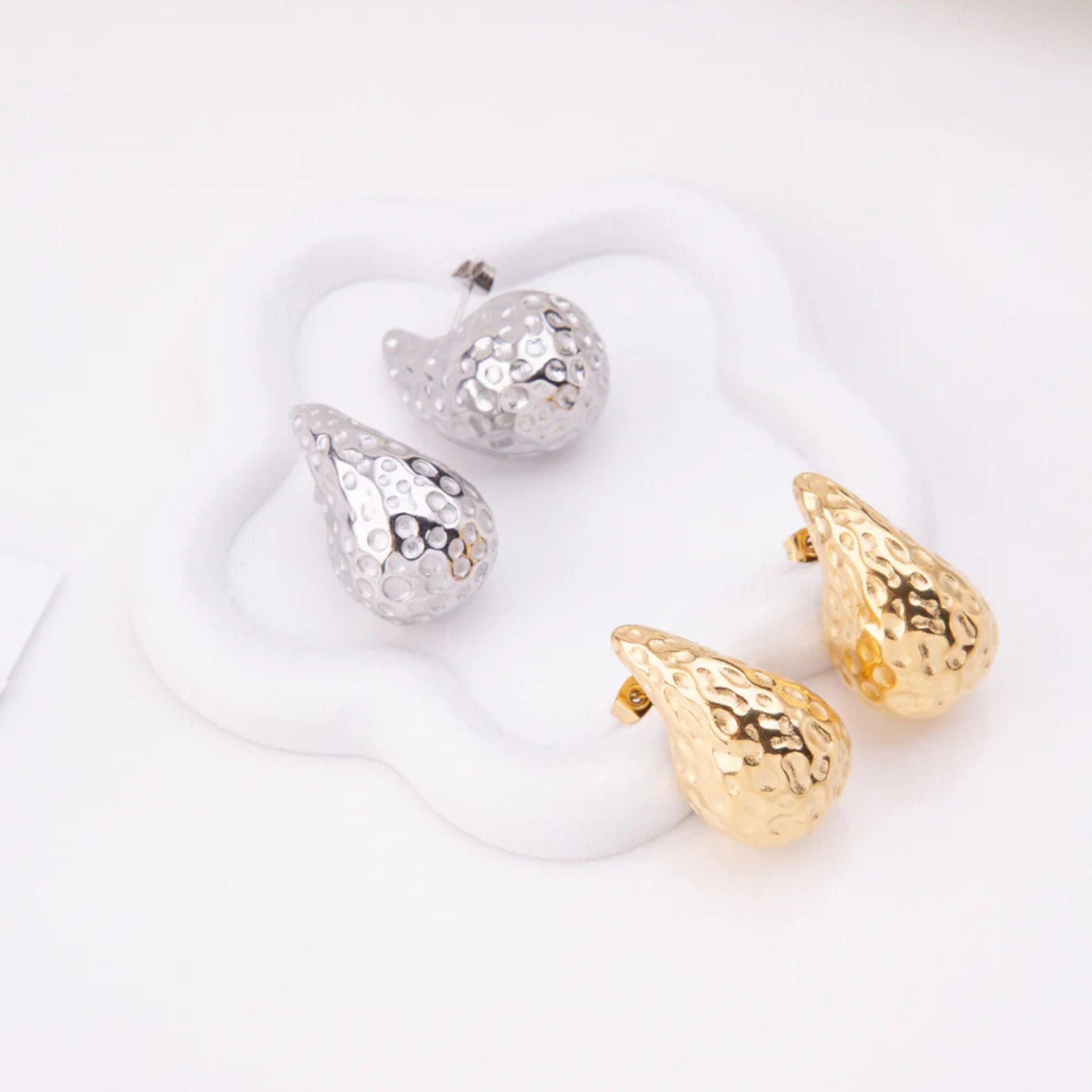 ANA II | Brincos Gota Trabalhados em Aço Inoxidável