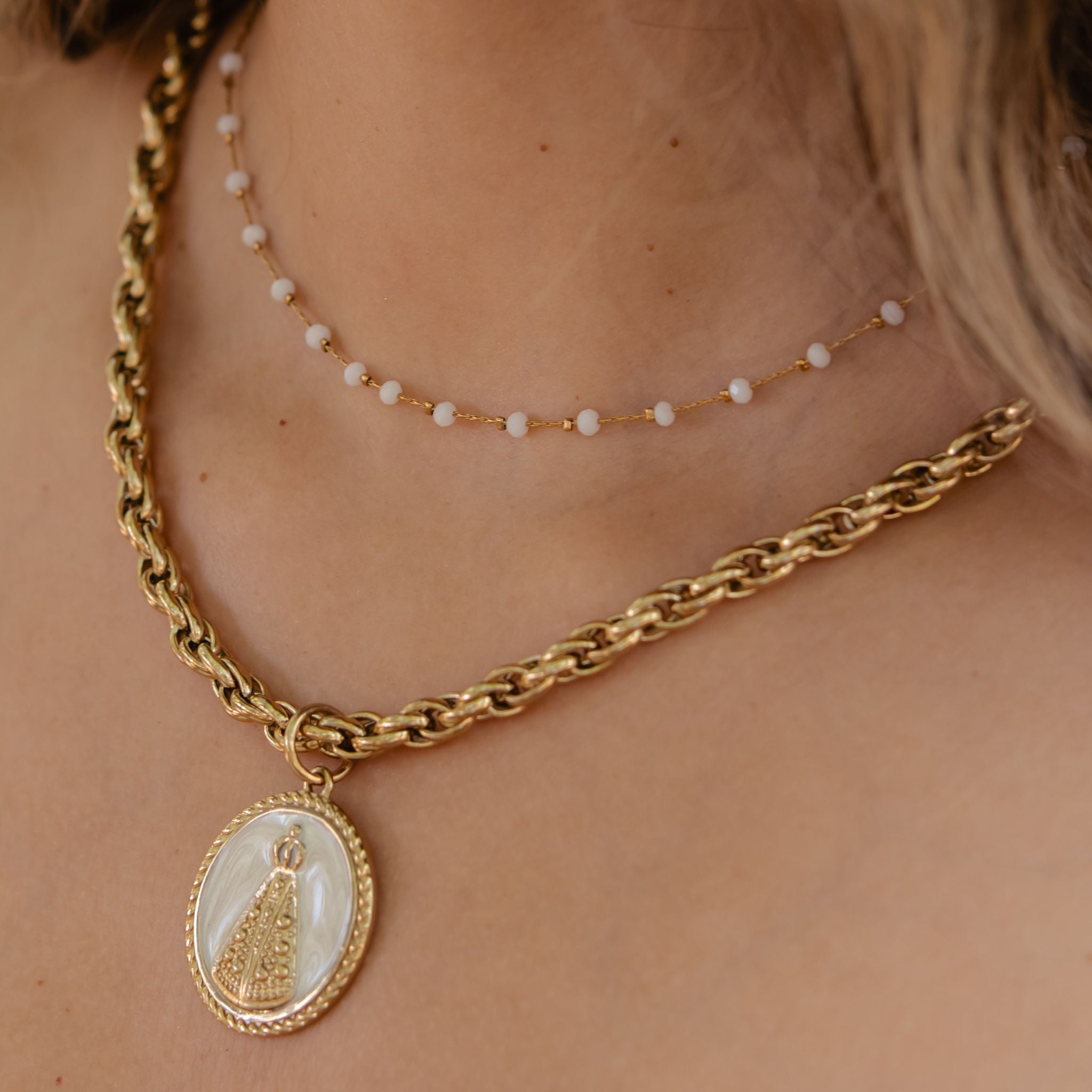 LAURA | Colar em Pérolas Estilo Chocker em Aço Inox