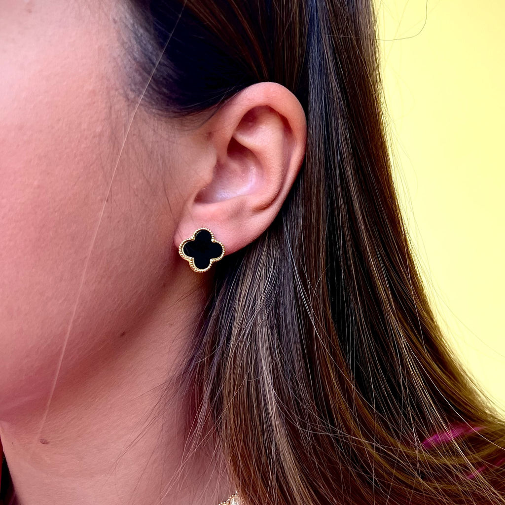 BEATRIZ III | Brincos Curtos Com Trevo Reversíveis em Aço Inoxidável