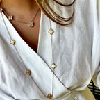 BEATRIZ III | Colar com 5 Trevos Reversível em Aço Inoxidável