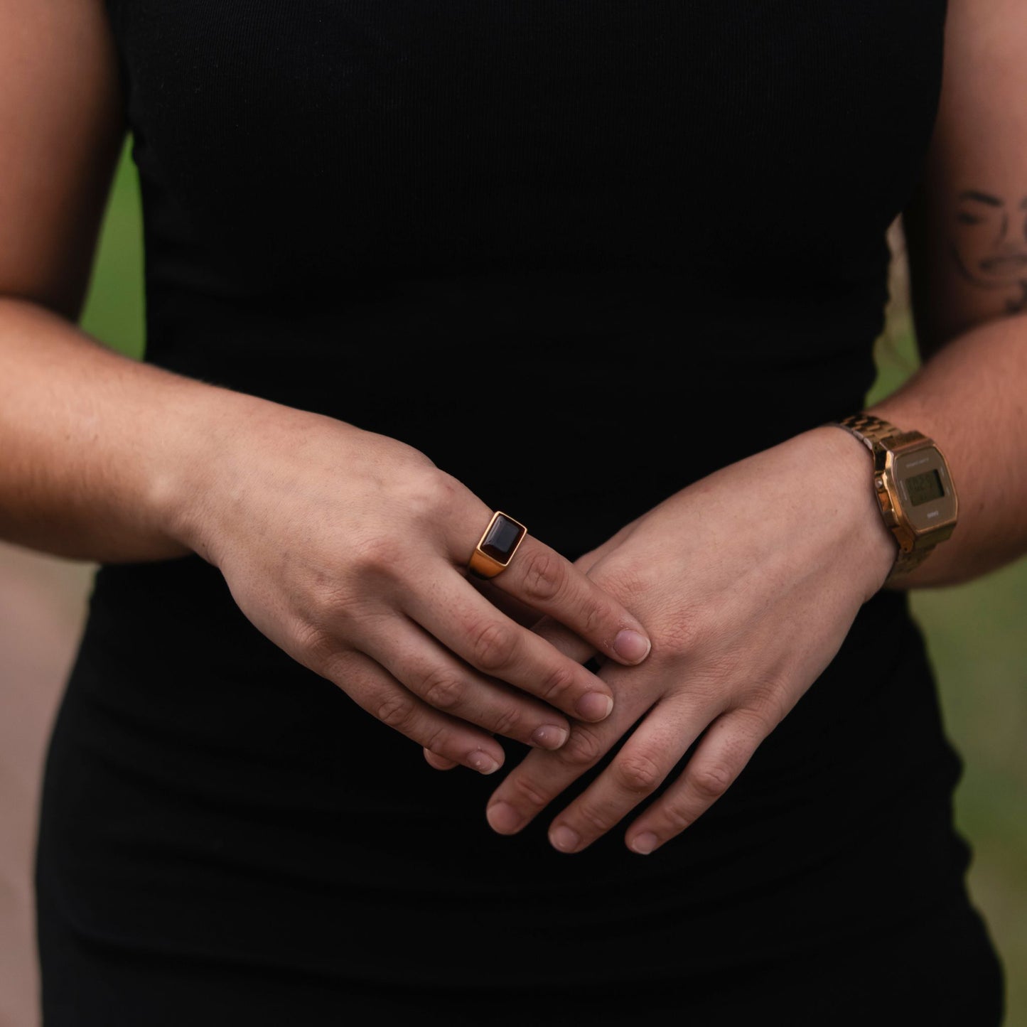 BROWN | Anel Ajustável com Pedra Castanha em Aço Inoxidável