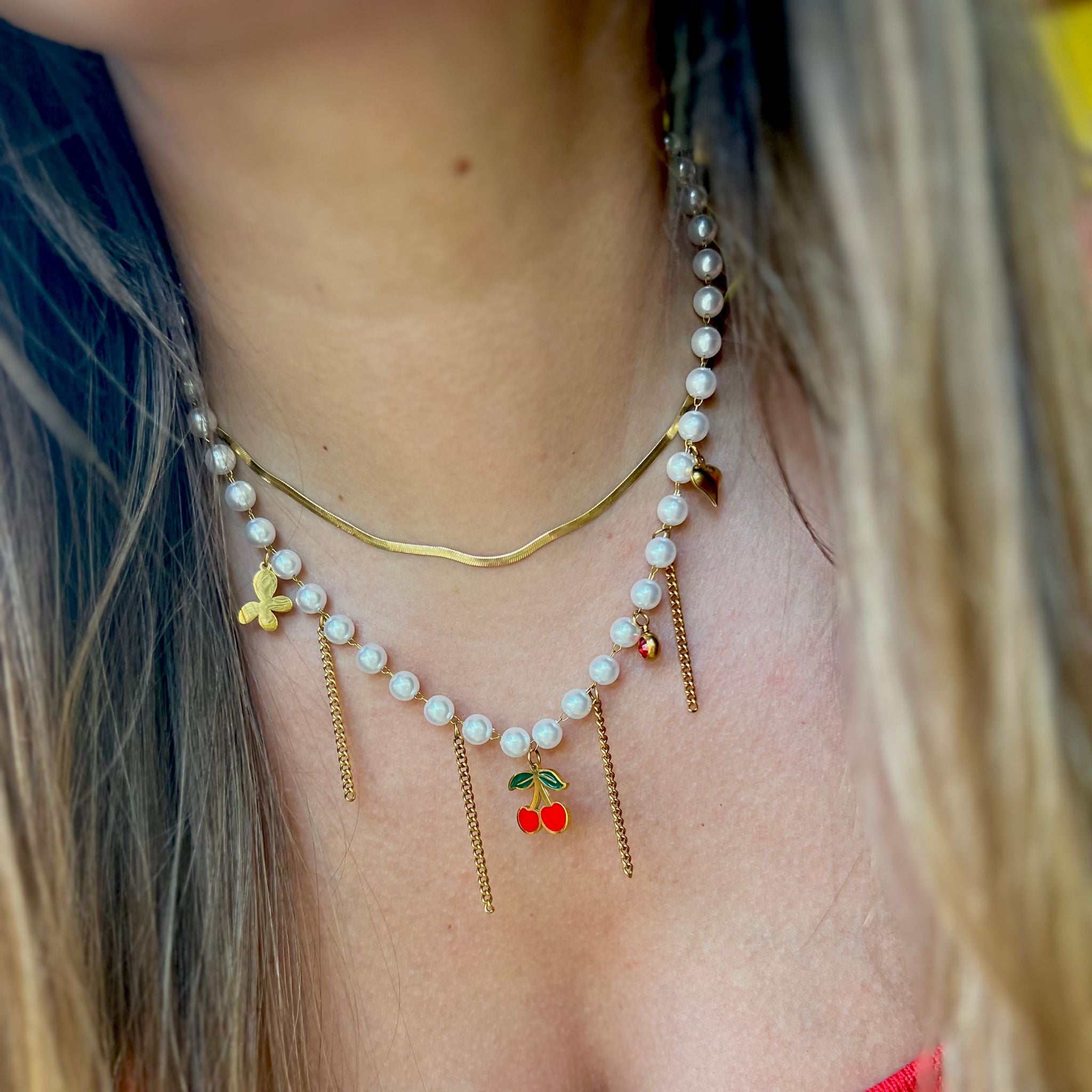 CHERRY | Colar em Pérolas com Múltiplos Pendentes em Aço Inoxidável