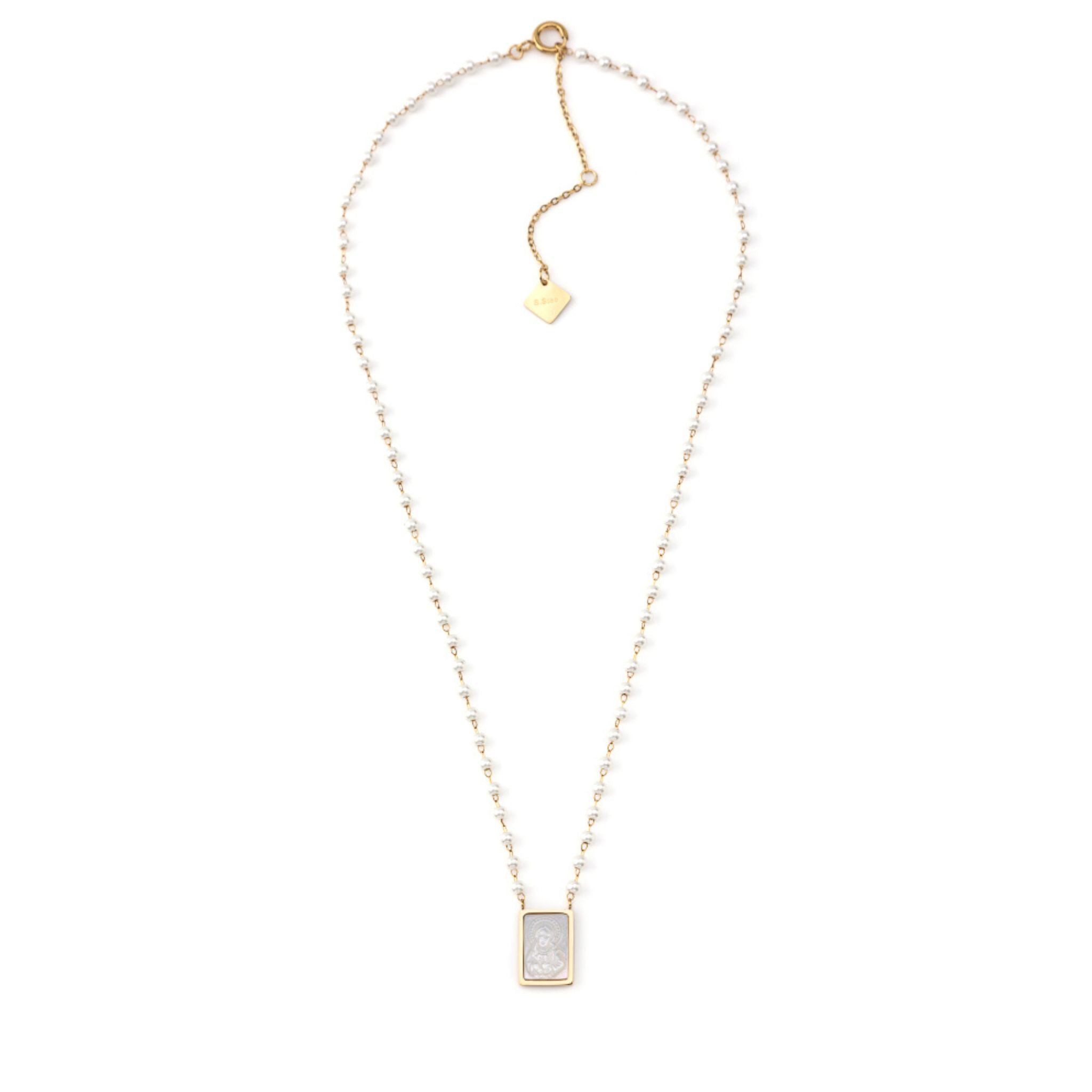 CHRIS | Colar em Pérolas com Medalha de Madrepérola e Jesus Cristo em Aço Inox