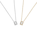 CHRIS II | Colar com Medalha de Jesus Cristo em Madrepérola e Zircónias em Aço Inox