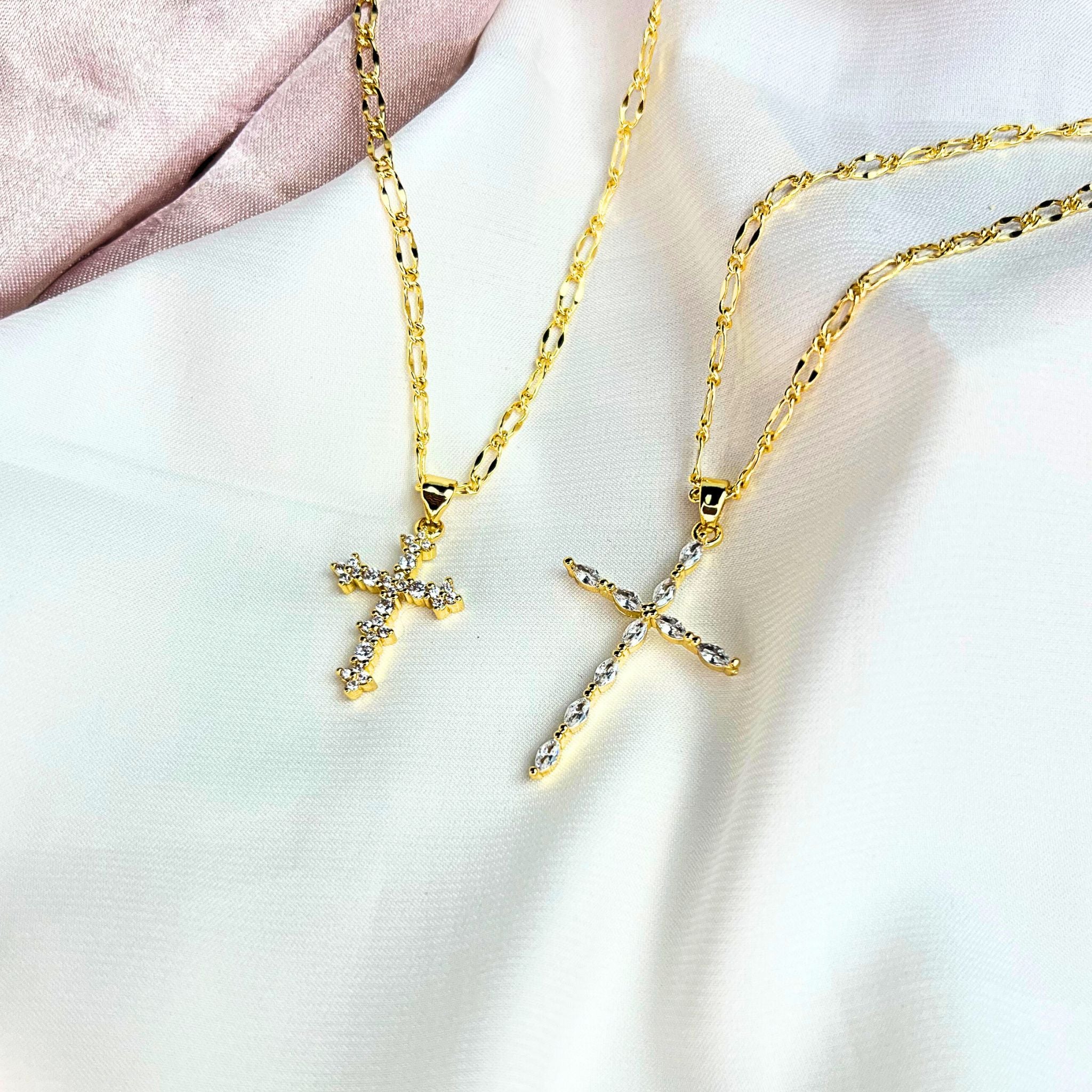 CROSS II | Colar com Cruz em Zircônias em Aço Inoxidável