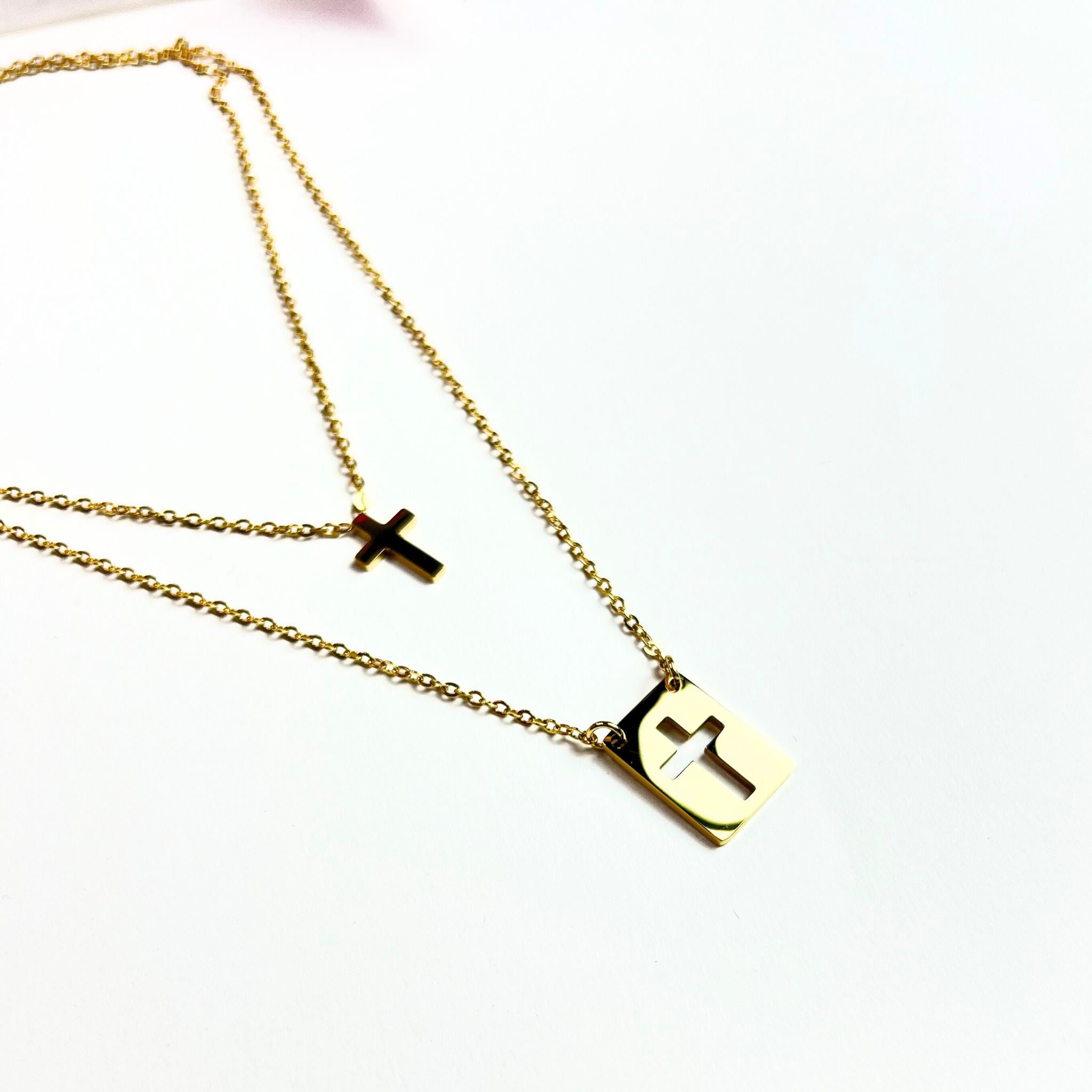 CRUZ | Escapulário Religioso com Medalhas e Cruz em Aço Inoxidável