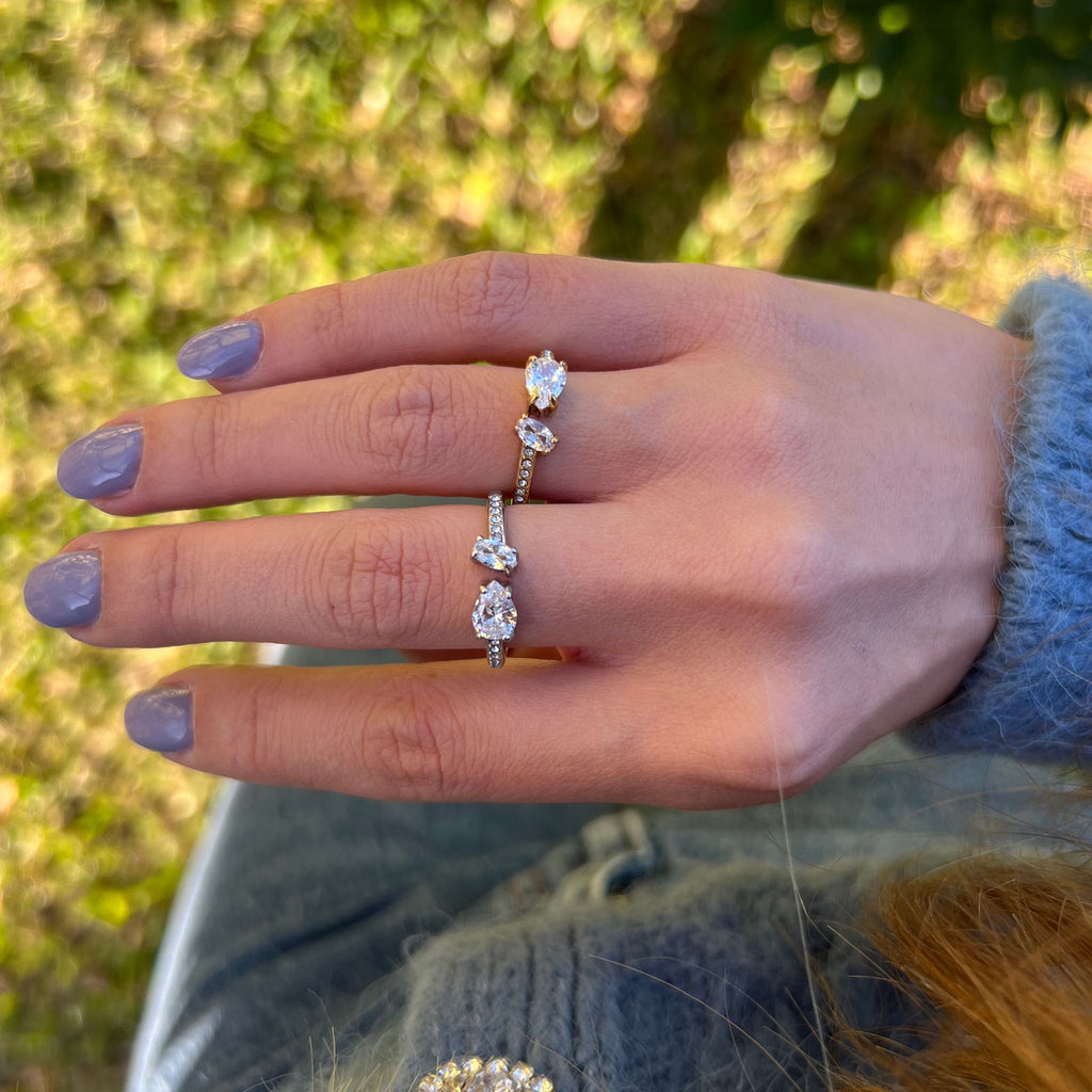 EDNA | Anel Estilo Aliança com Zircônias em Aço Inoxidável