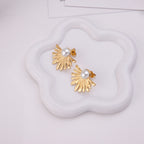 EMILIE | Brincos com Flor em Pérolas em Aço Inoxidável