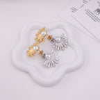 EMILIE | Brincos com Flor em Pérolas em Aço Inoxidável