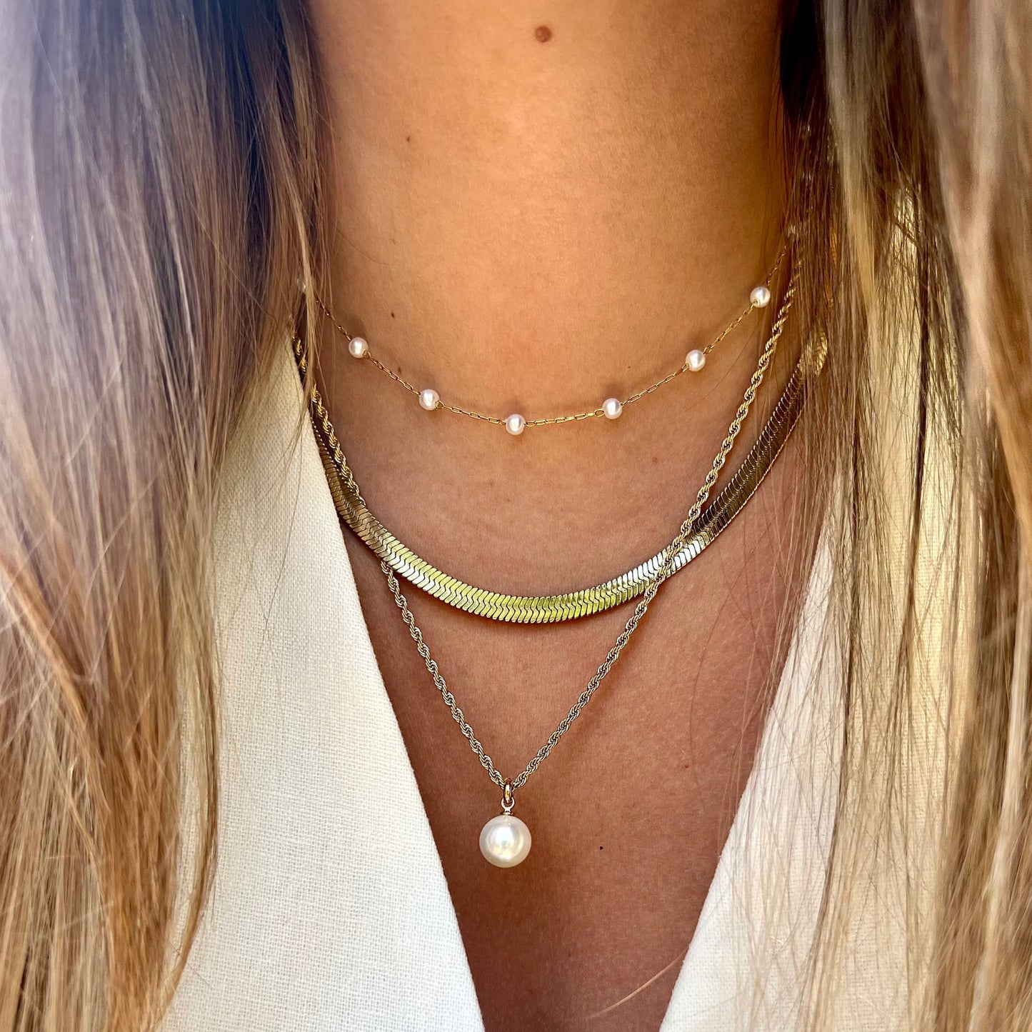 LAURA II | Colar tipo Chocker em Pérolas e Aço Inoxidável