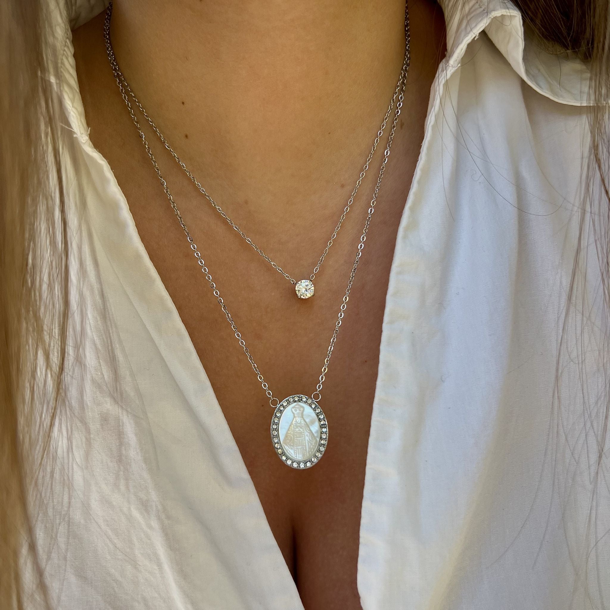 LUZ | Colar Ponto de Luz Dourado em Aço Inoxidável