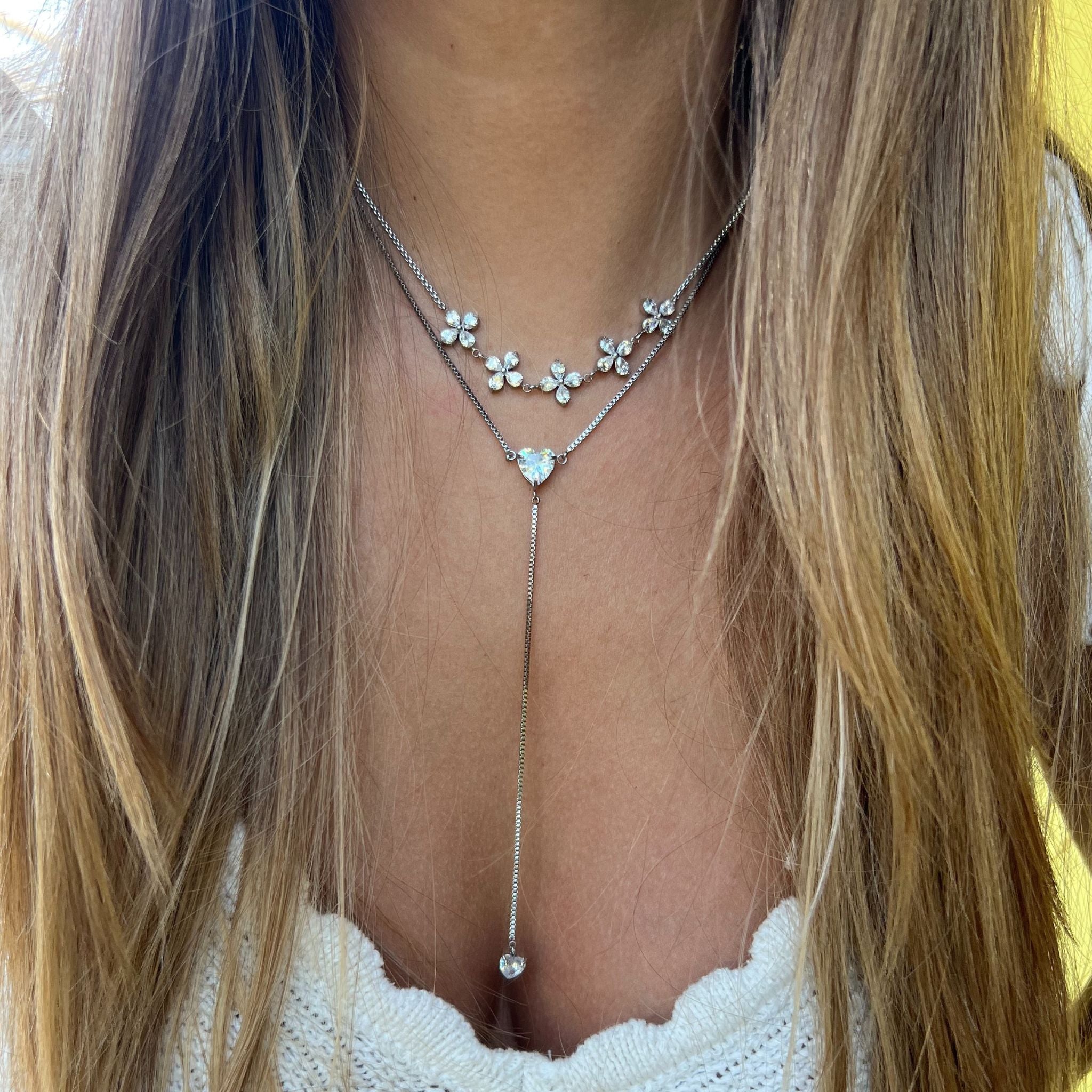 FLAWLESS | Colar Tipo Chocker com Flores em Zircônias e Aço Inoxidável