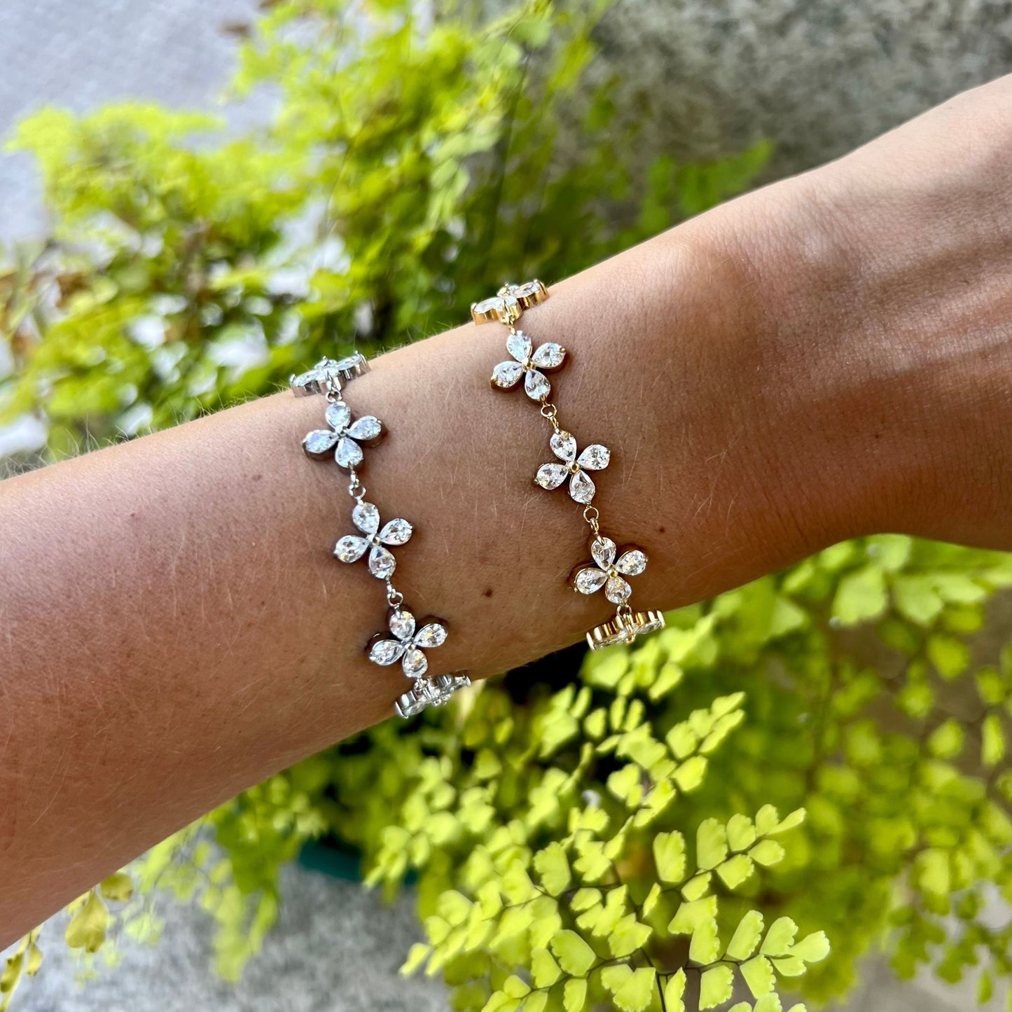 FLAWLESS | Pulseira com Flores em Zircônias e Aço Inoxidável