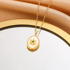 GREEN FLOWER | Colar com Flôr Dourada e Zircônia Verde em Aço Inox