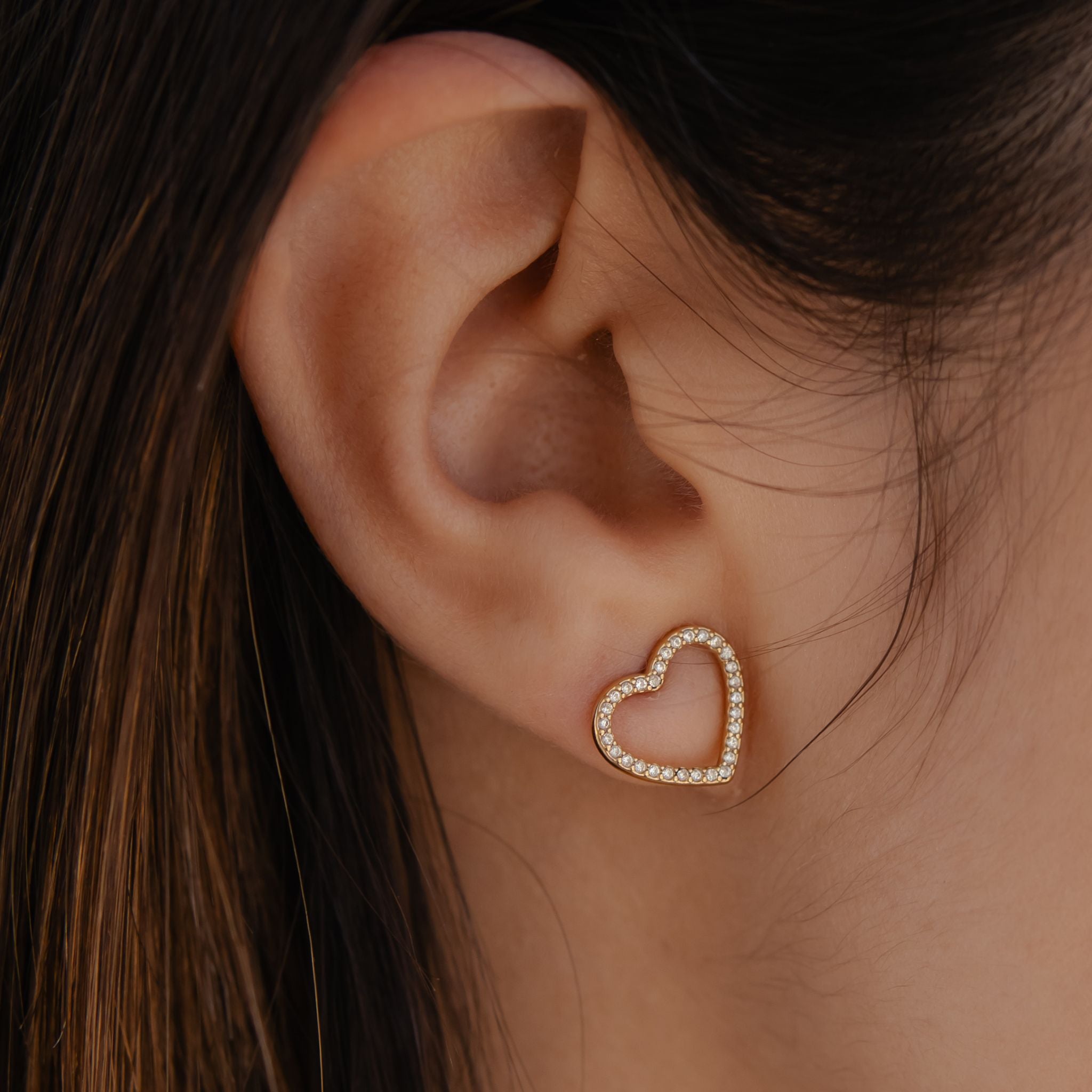 HEARTLINE | Brincos com Coração em Zircônias em Aço Inox