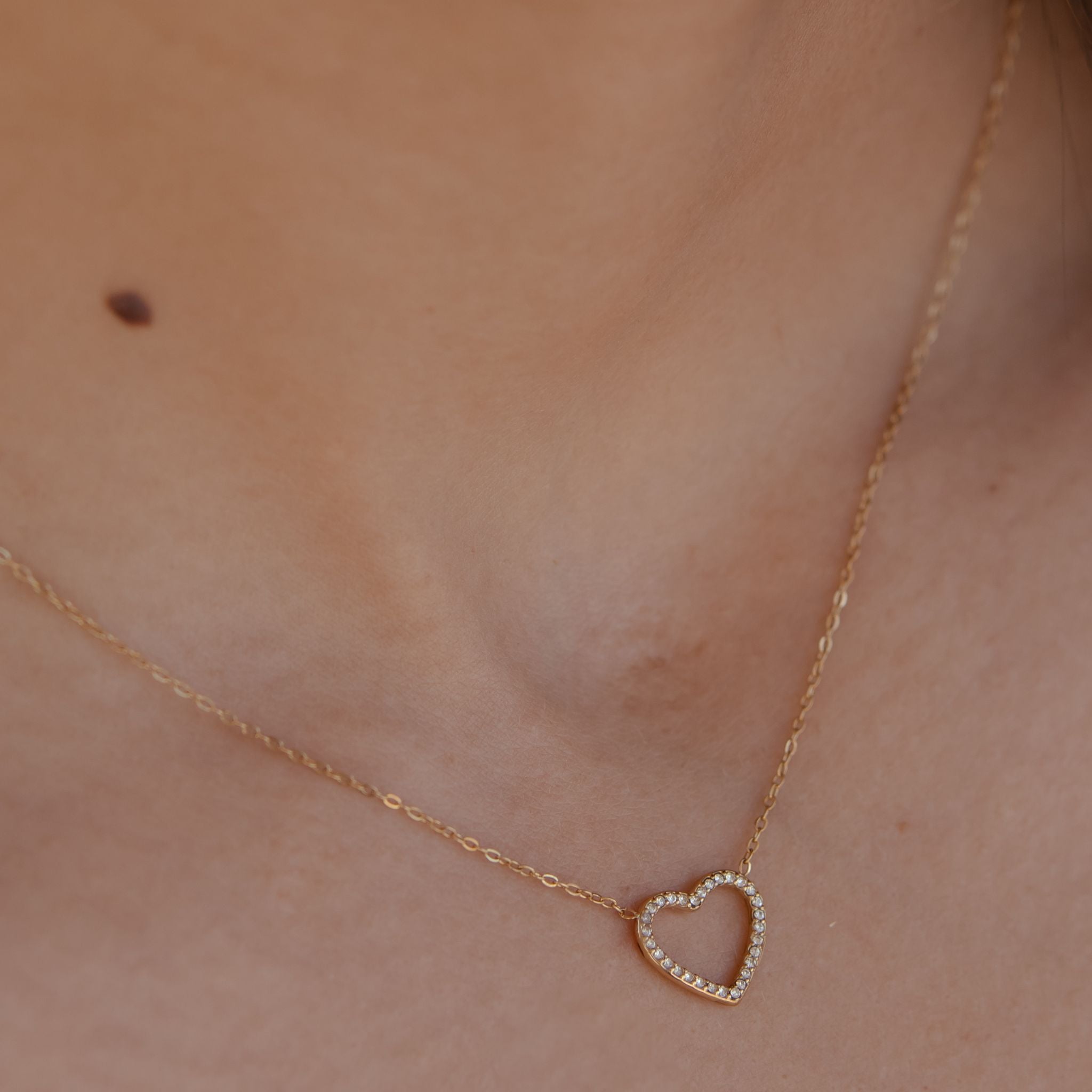 HEARTLINE | Colar com Coração em Zircónias em Aço Inox