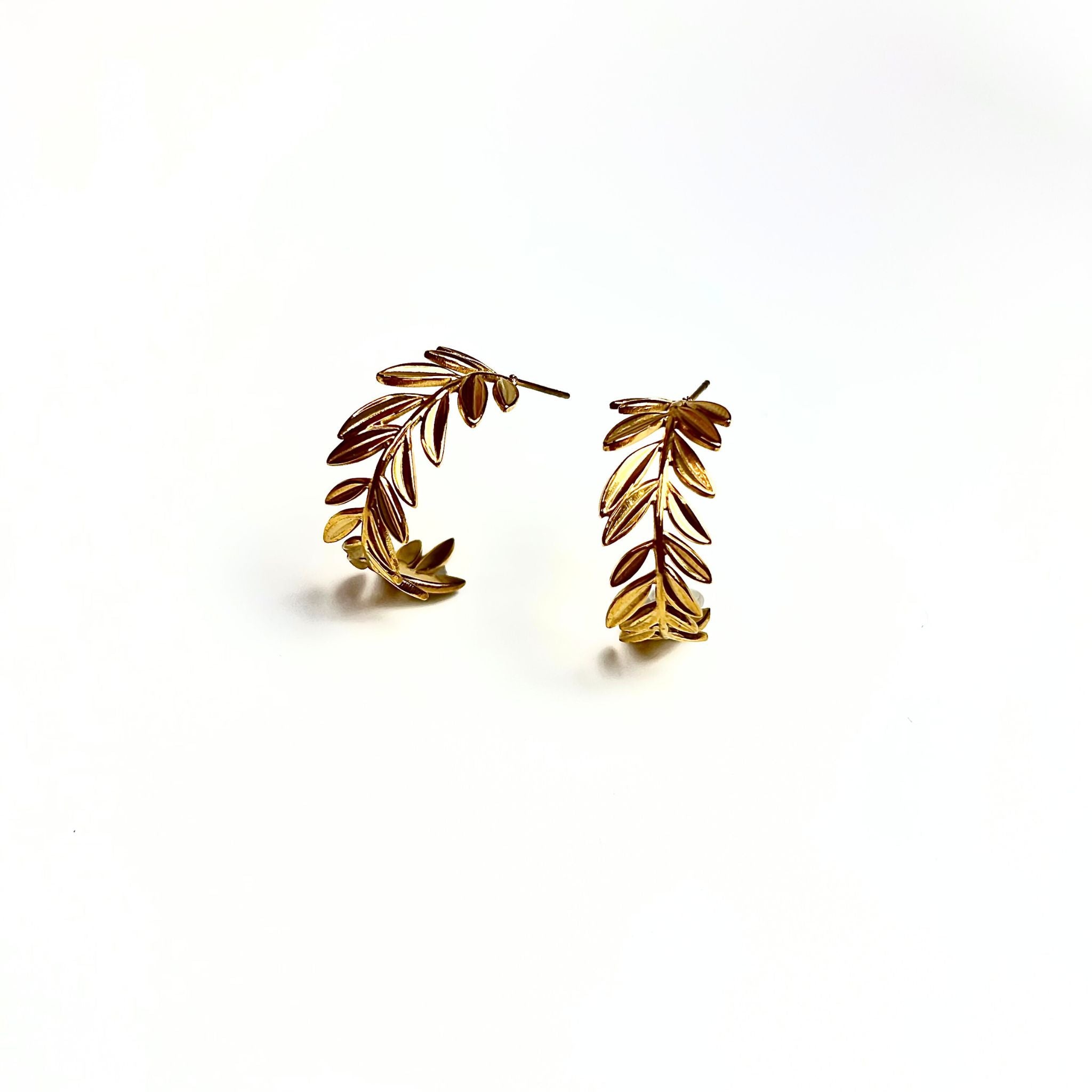 HELOISA | Argolas com Pétalas de Folha em Aço Inoxidável