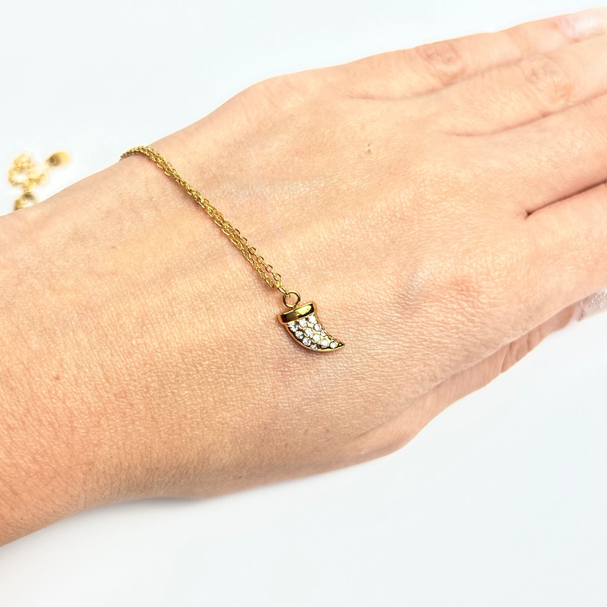 HORN | Colar com Mini Chifre com Zircônias Brancas em Aço Inoxidável