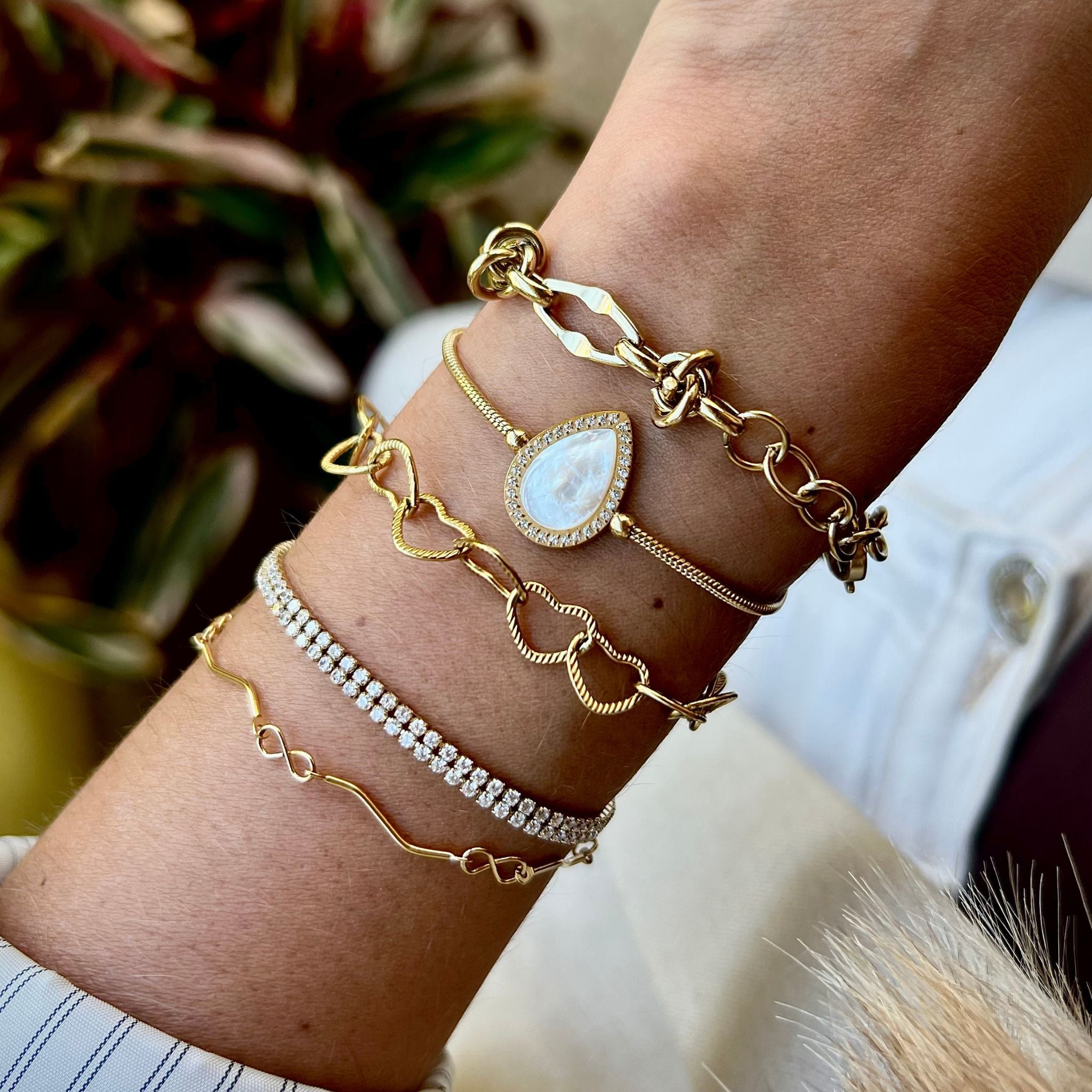 INFINITO | Pulseira Irregular com Símbolos de Infinito em Aço Inoxidável