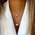 INICIAL | Colar com Letra em Zircônias em Aço Inoxidável