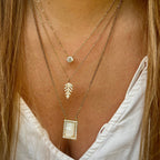 LEAF | Colar com Folha em Zircônias em Aço Inoxidável