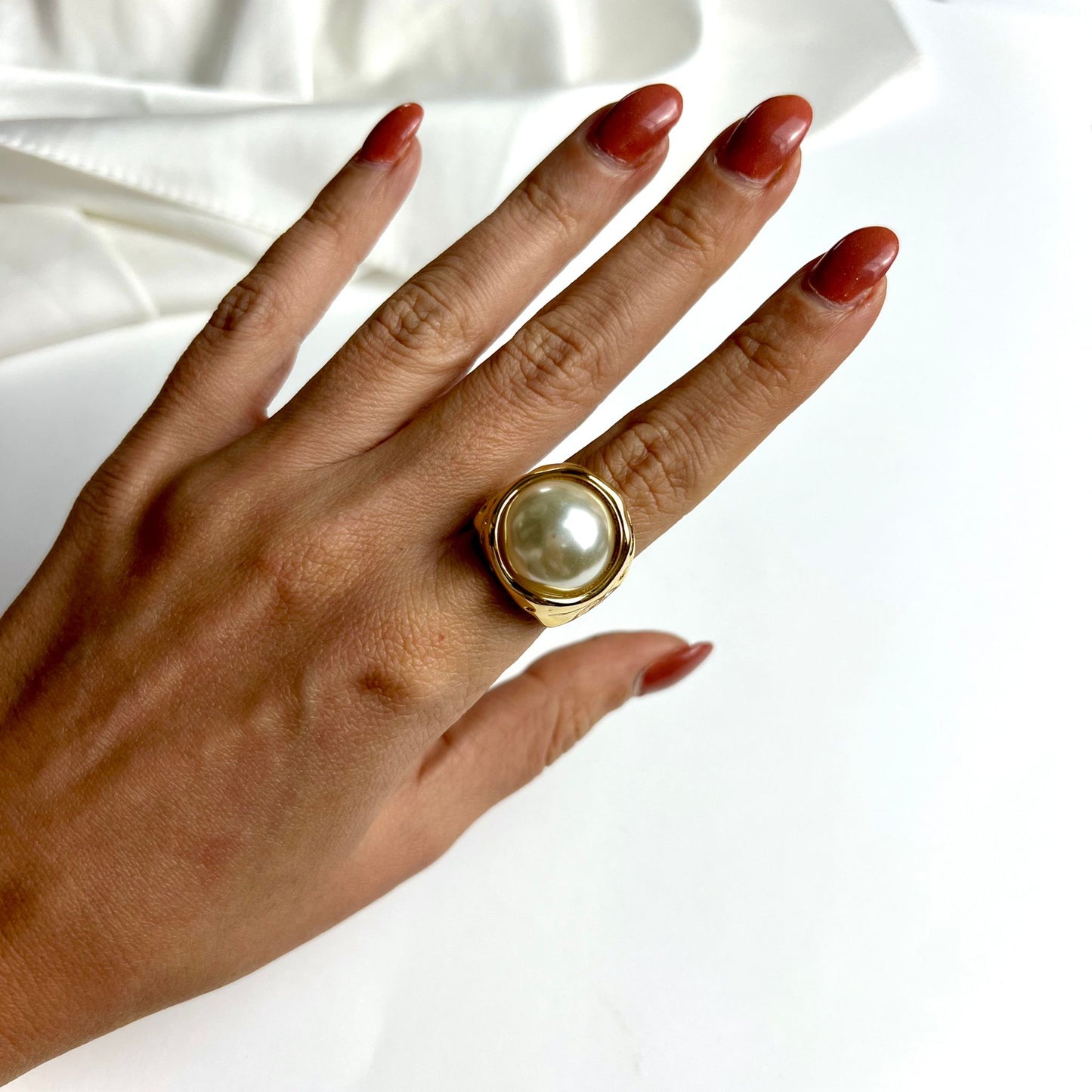 LEONOR | Anel Maxi Ajustável com Pérola em Aço Inoxidável