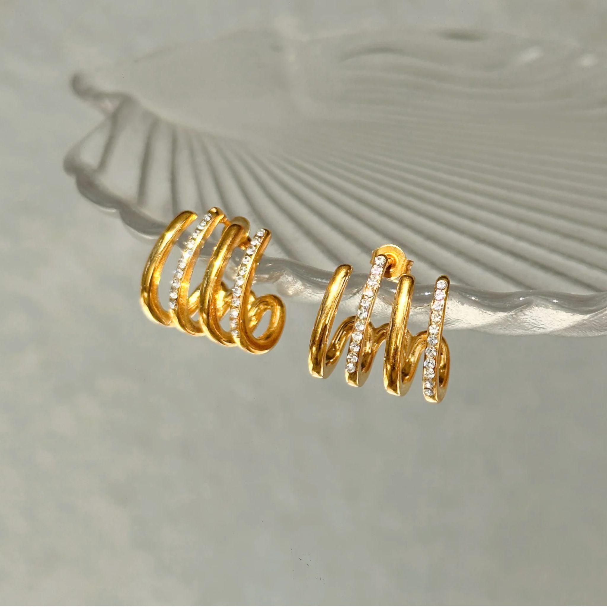 MARILIA III | Brincos Efeito Quadruplo em Aço Inoxidável com Zircônias