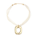 MAXI PEARL I | Colar Maxi com Múltiplas Pérolas e Pendente Retangular