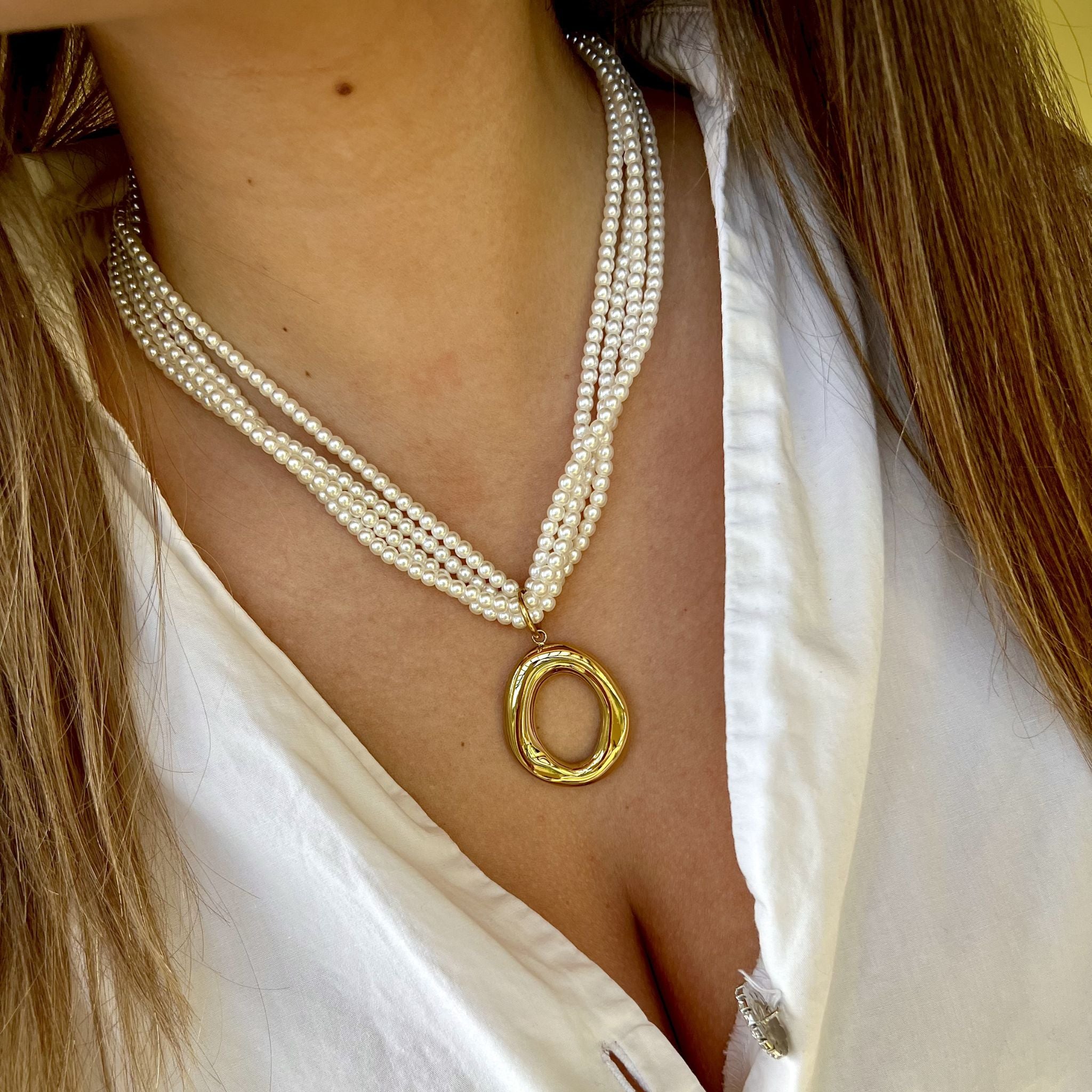 MAXI PEARL II | Colar Maxi com Múltiplas Pérolas e Pendente Oval