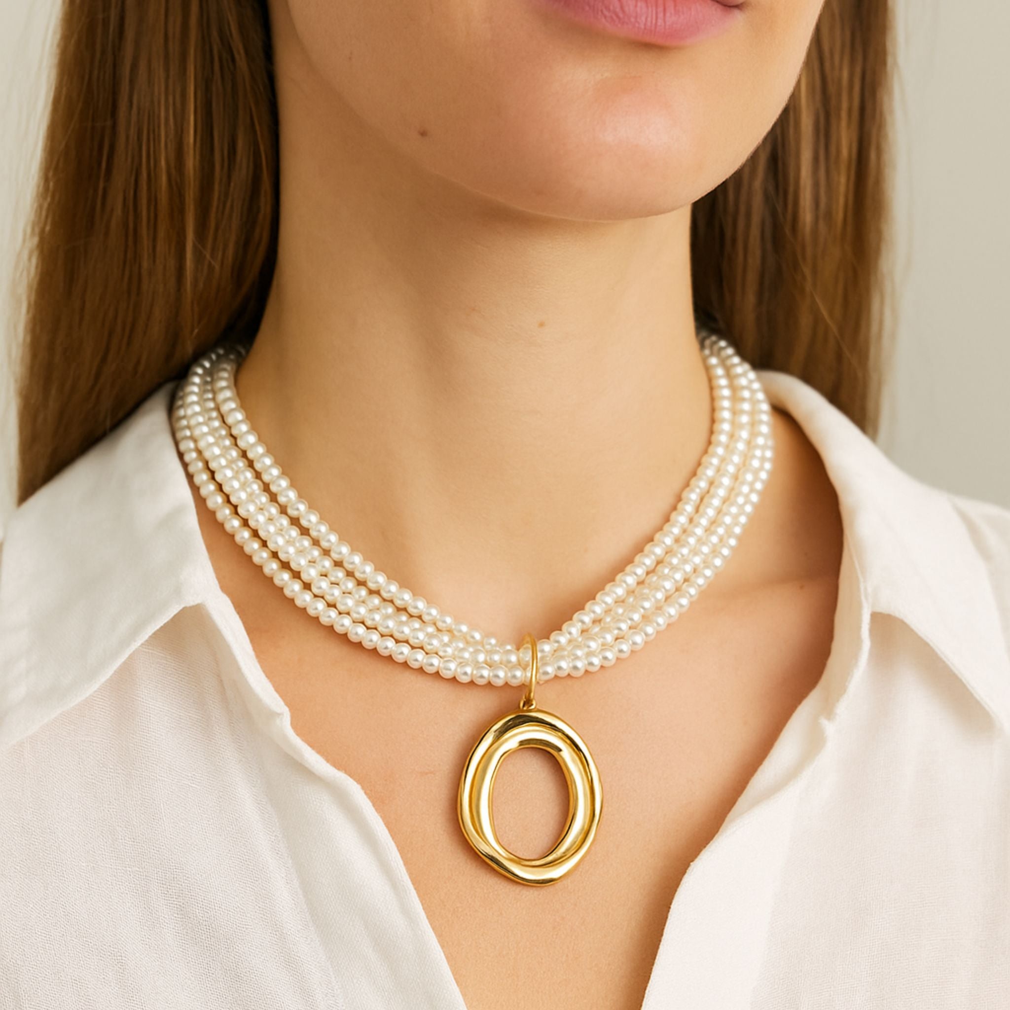 MAXI PEARL II | Colar Maxi com Múltiplas Pérolas e Pendente Oval