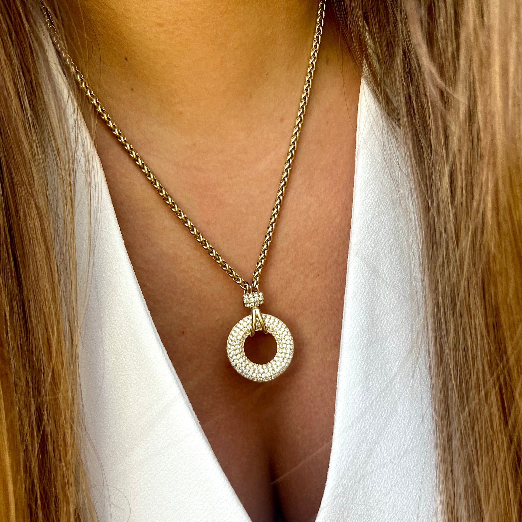 ROUND | Colar com Círculo em Zircônias em Aço Inoxidável