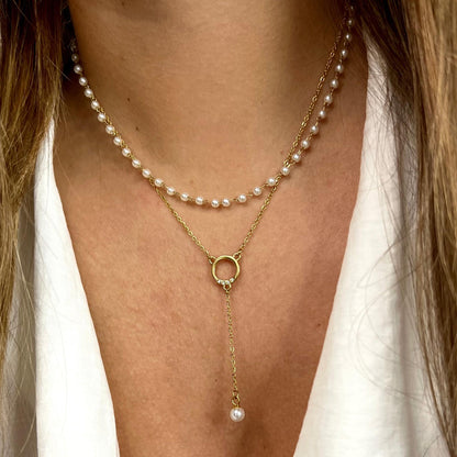 SERA | Collar Fino con Colgante de Perlas y Circonitas en Acero Inoxidable