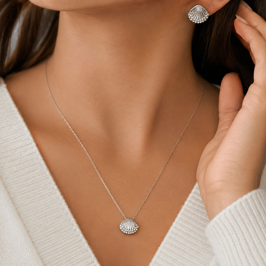 SHELLA | Colar com Concha e Zircónias em Aço Inox