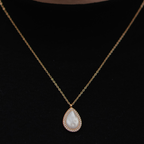 TEAR | Colar com Pendente em Lágrima com Zircônias em Aço Inox