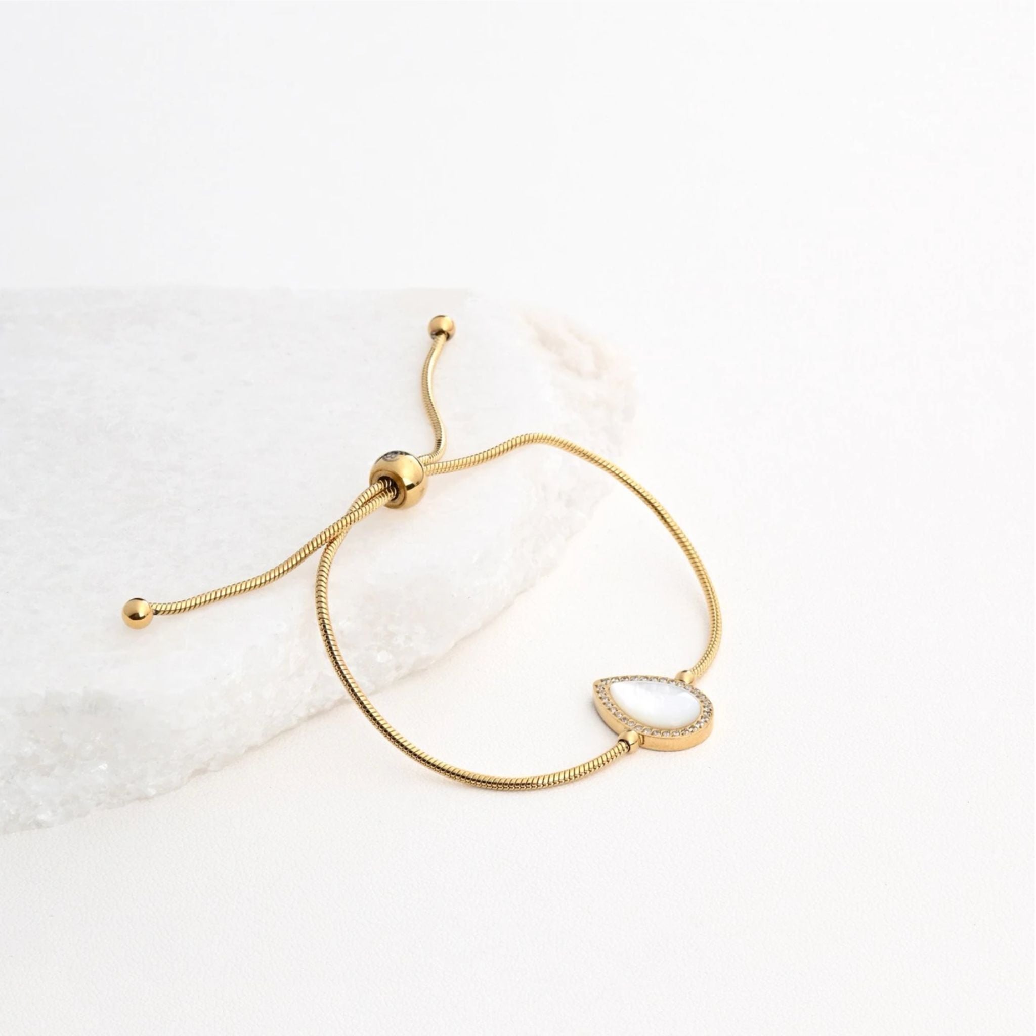 TEAR | Pulseira com Pendente em Lágrima de Zircônias em Aço Inoxidável