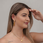 TRIA | Earcuff Triplo em Aço Inox Dourado e Multicolor