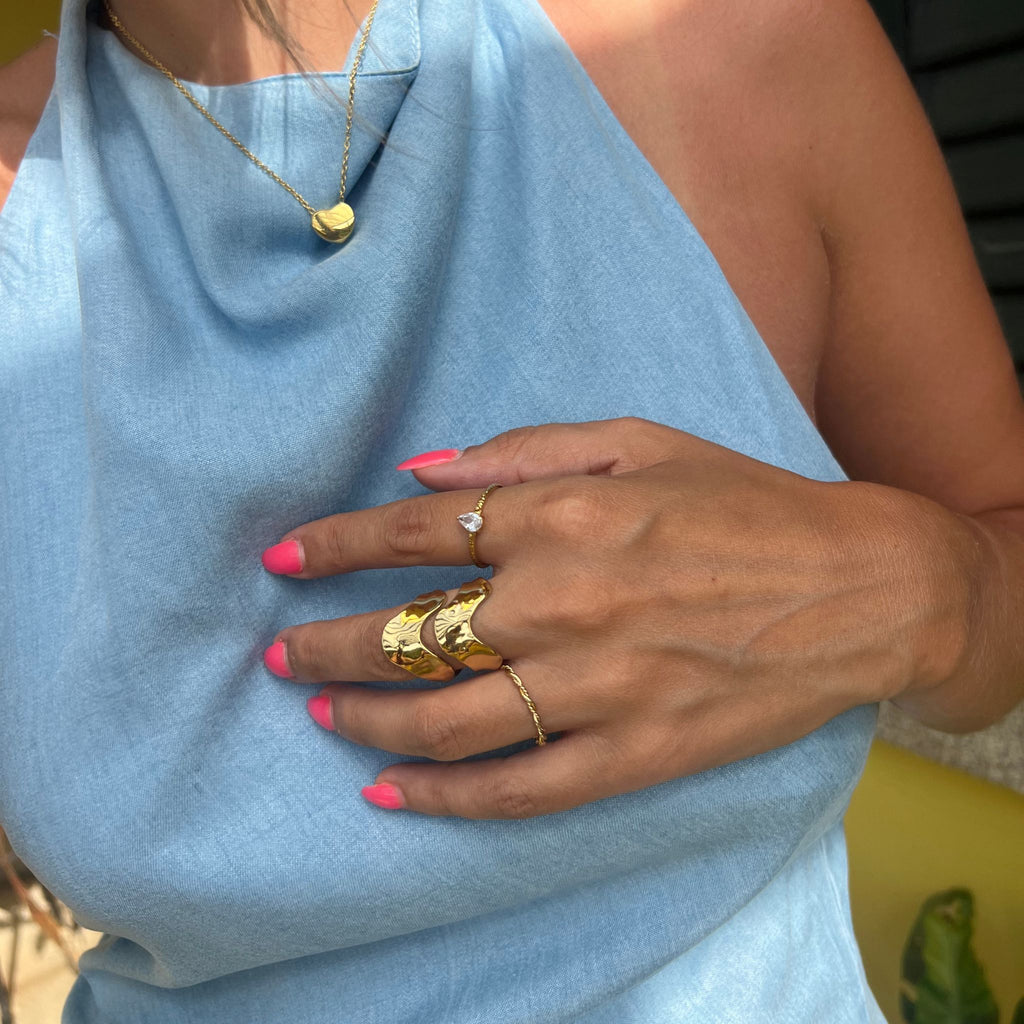 ZOE | Anel Solitário Fino com Zircônia em Aço Inoxidável Ajustável