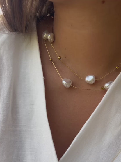 DOBLE PEARL | Colar Duplo tipo Gargantilha em Malha Dourada com Pérolas em Aço Inoxidável
