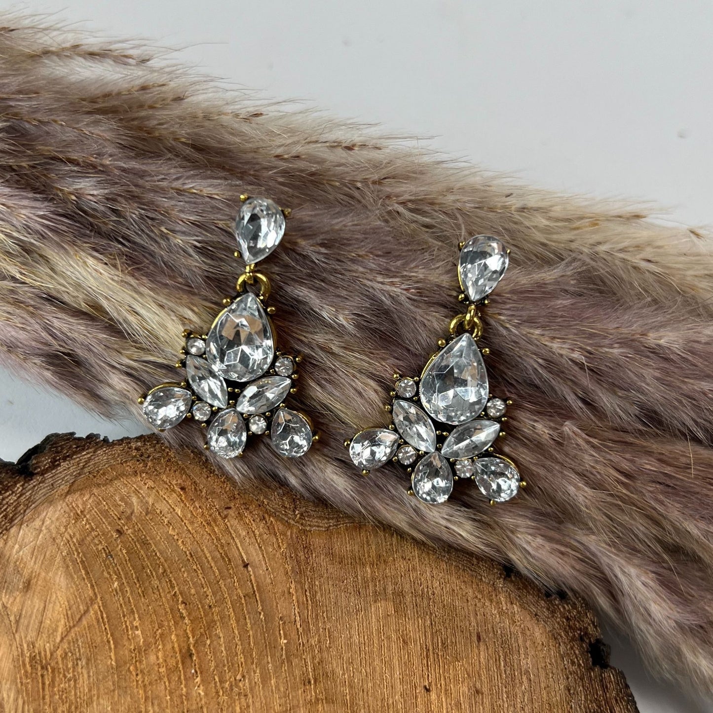 Long earrings with crystals
